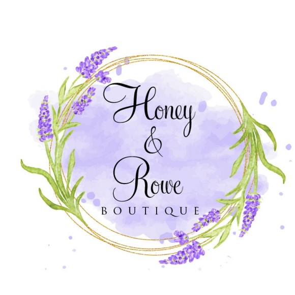 Red Knotted Crop Top and Matching Shorts💋 - Picture 6 of 6